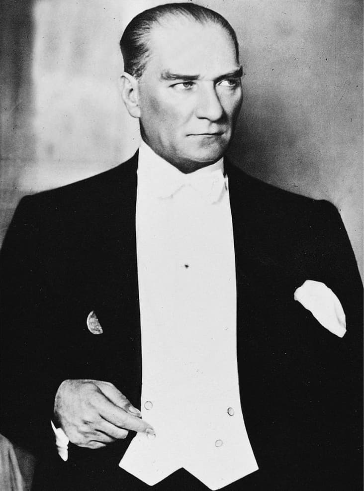 Mustafa Kemal Atatürk portresi, 1930'lar